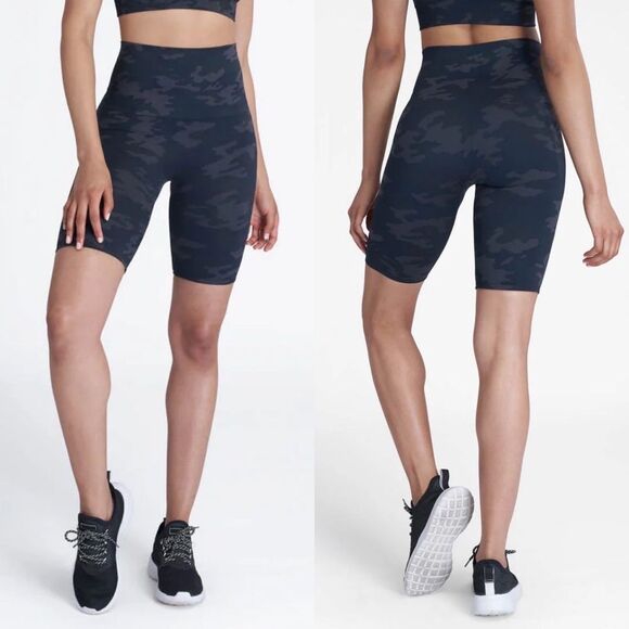 SPANX Look at Me Now Seamless Bike Shorts - Black Camp | Size M - Picture 1 of 7